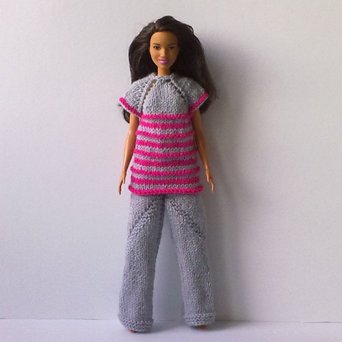 Oblečky pro Barbie - kalhoty — foto 4