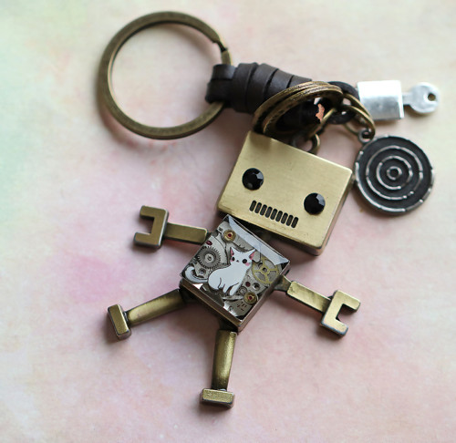 Robot - klíčenka — foto 2