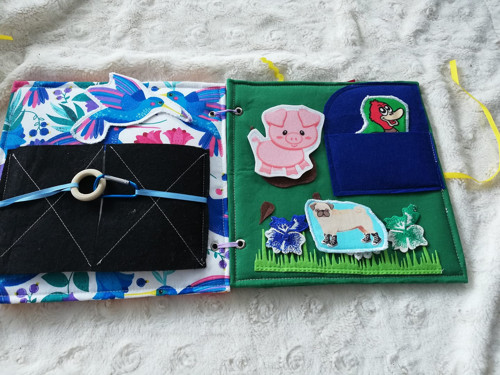 Menší quiet book holka — foto 3
