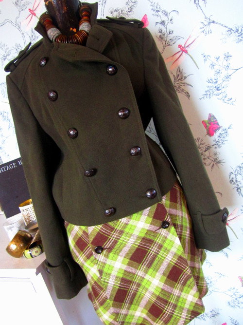 Kabátek khaki, army inspirace — foto 5