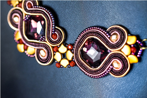 Soutache náhrdelník s kryštálmi — foto 4