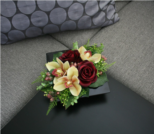 Ikebana s růžemi a orchidejemi — foto 2