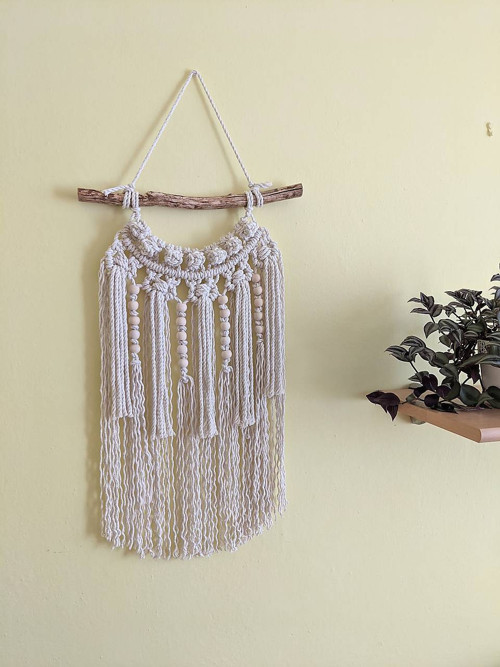 Macramé Boho záves svetlý s korálkami — foto 3