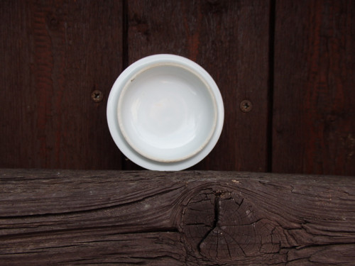 Porcelánové víčko — foto 2