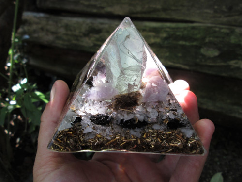 Org. pyramida ,, Tajemství Matky Země " — foto 6