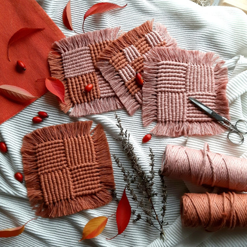 Prostírka macramé - čtvercová, terakota/blush 2x2 — foto 2