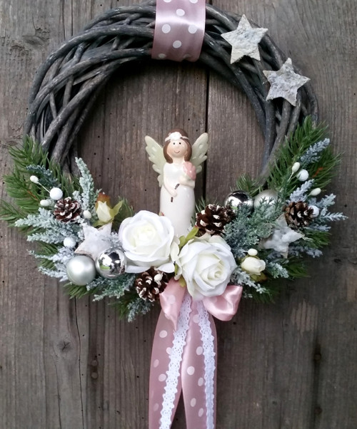 Adventní věneček s andělkou — foto 2