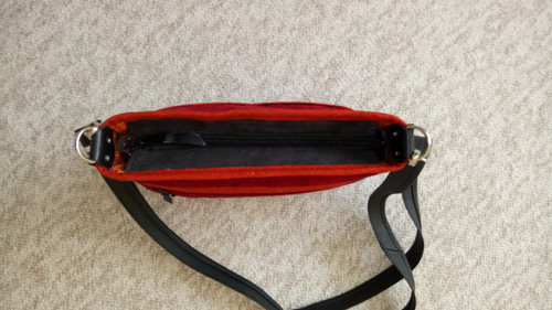 Crossbody - vínová s černou — foto 4