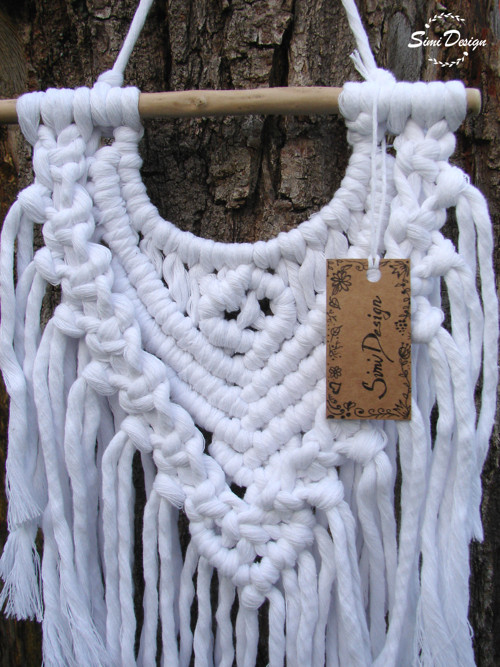 Bílé MACRAME na náplavovém dřívku — foto 2