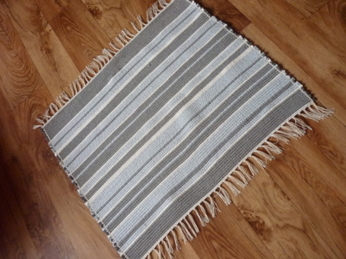 Ručně tkané koberce - 70 x 60 cm - rezervace — foto 2