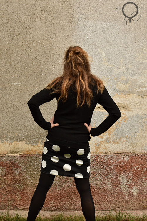Černá mikina, vel. L — foto 2
