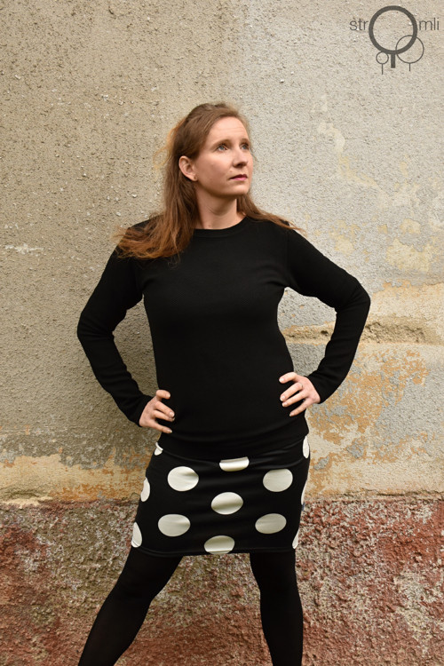 Černá mikina, vel. L — foto 4