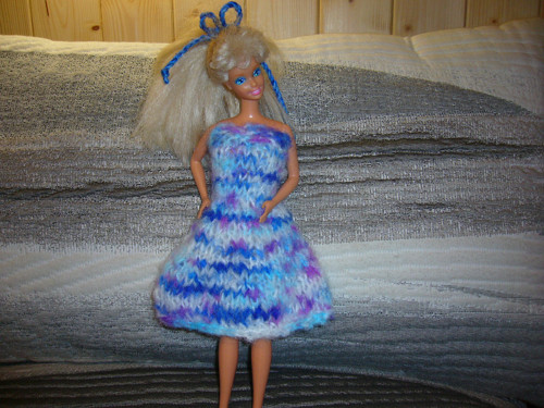 Barbie - modré šatičky — foto 2