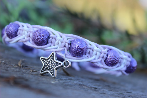 Vánoční.. Náramek macramé. — foto 3