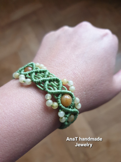 Macramé náramek s jadeity — foto 2