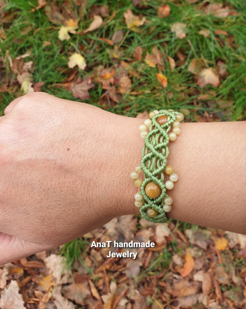 Macramé náramek s jadeity — foto 5