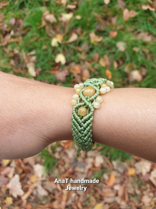 Macramé náramek s jadeity — foto 3
