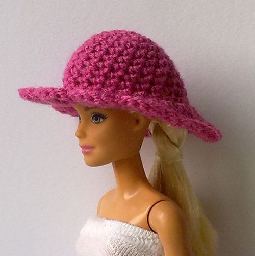 Oblečky pro Barbie - klobouček — foto 2