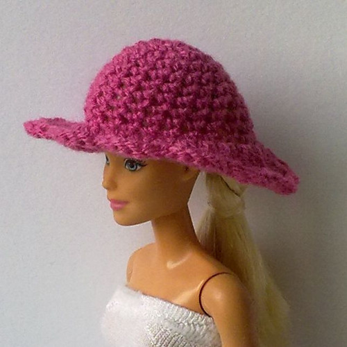 Oblečky pro Barbie - klobouček — foto 3