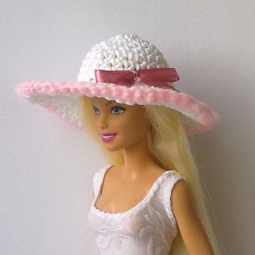 Oblečky pro Barbie - klobouček — foto 3