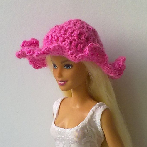 Oblečky pro Barbie - klobouček — foto 3