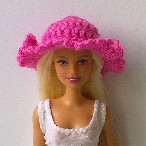 Oblečky pro Barbie - klobouček — foto 2