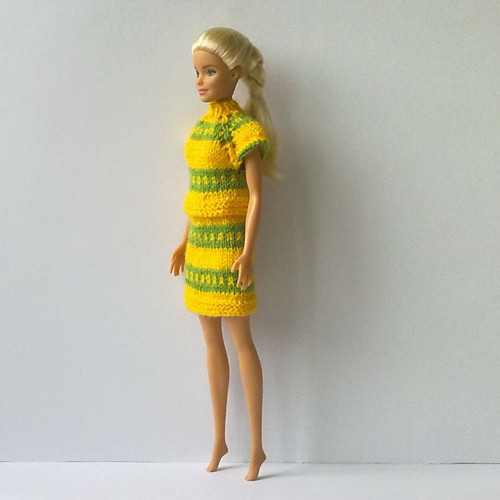 Oblečky pro Barbie - triko, sukně — foto 3