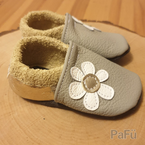 Kožené capáčky 13 cm — foto 2