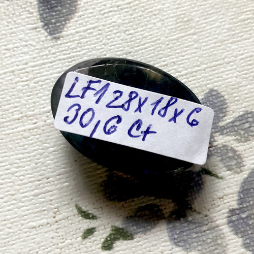 Labradorit brúsený kabošon ovál (LF001) — foto 4