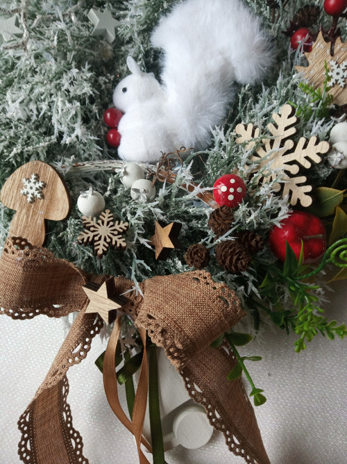 Adventní věneček s veverkou — foto 2