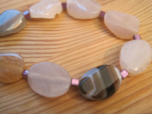 Náramek pastelový chalcedon — foto 2