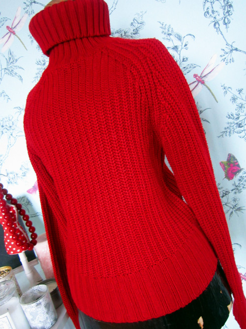 Svetr rolák, red, crop — foto 2