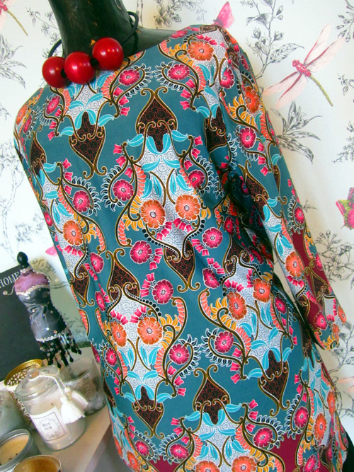 Minišaty retro psychedelic vzory — foto 2