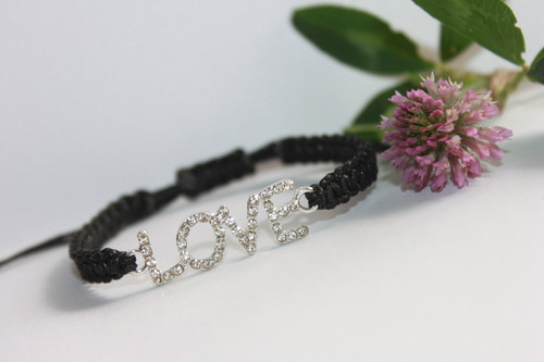 LOVE.. Náramek makramé/shamballa — foto 2