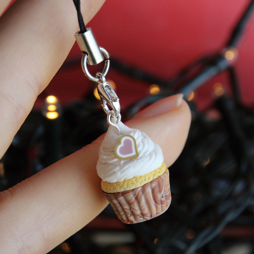 Cupcake se srdíčkem (přívěsek) — foto 2