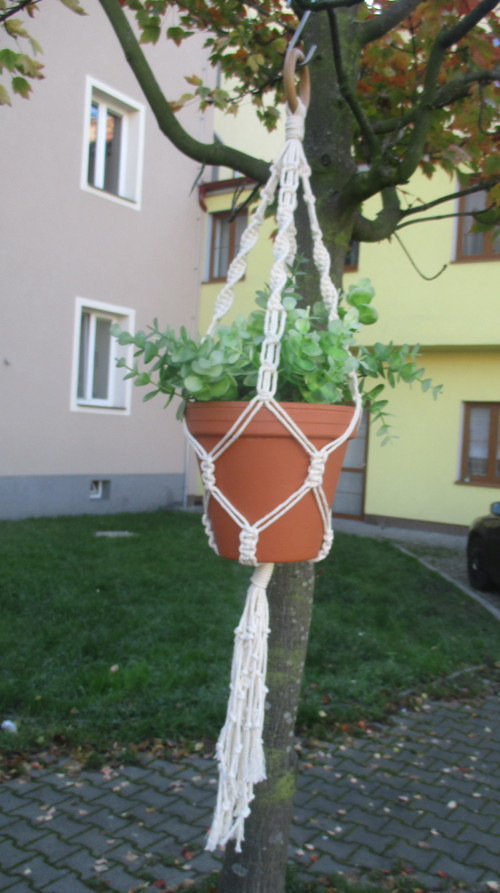 Závěsný květináč macramé — foto 3