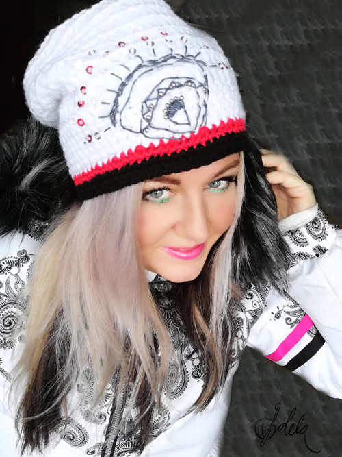 Houmeleska sladěná k bundě — foto 2