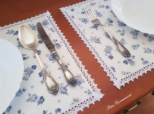 Běhoun s aplikací bílé krajky. — foto 2