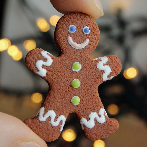 Perníčkový panáček (gingerman, fimo brož) — foto 2