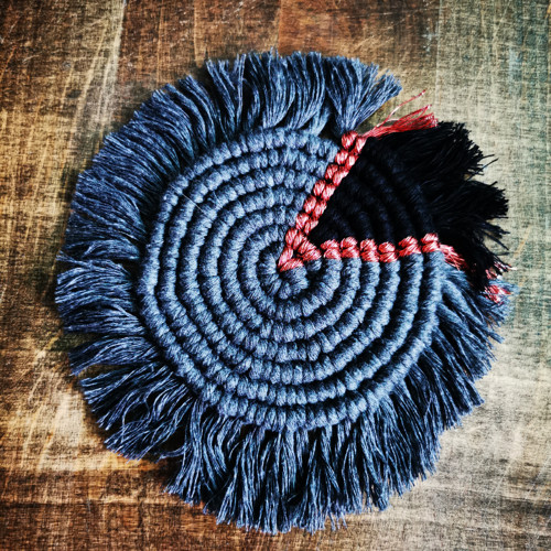 Macramé podtácek šedý — foto 2