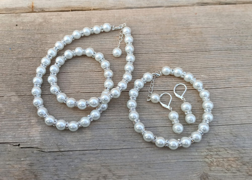 Bílá sada v krabičce — foto 2