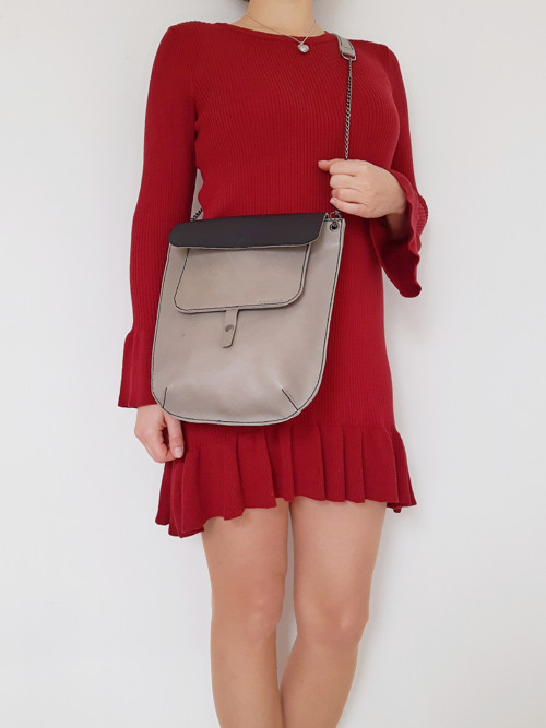 Šedočerná kožená crossbody kabelka — foto 6