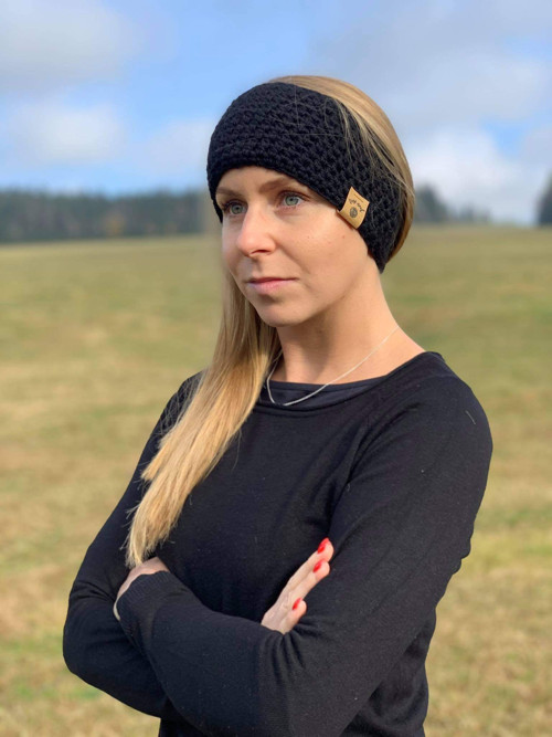 Háčkovaná merino čelenka černá — foto 3
