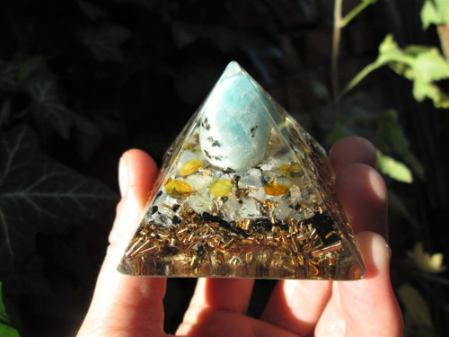 Org. pyramida ,, Snového světa " s amazonitem — foto 6