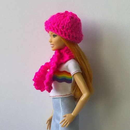 Oblečky pro Barbie - čepice, šála — foto 2