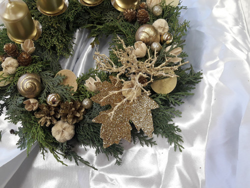 Zlatý adventní věnec — foto 2