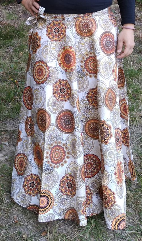 Půlkolová zavinovací sukně — foto 2