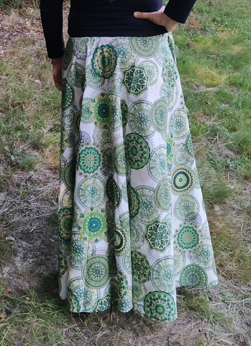 Půlkolová zavinovací sukně — foto 2
