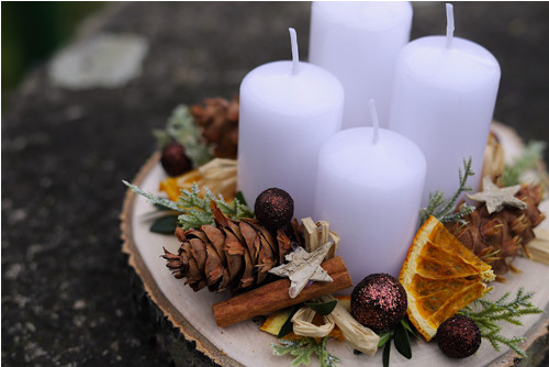 Adventní věneček bílo-hnědý — foto 2