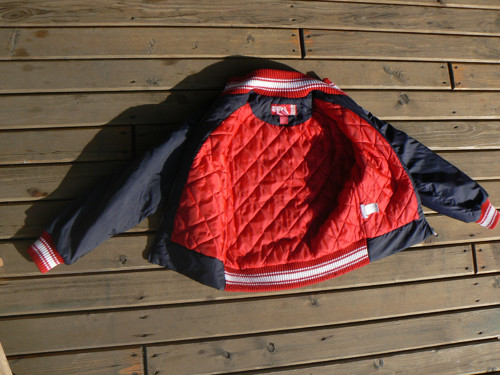 Bunda s pletenými zády... — foto 4